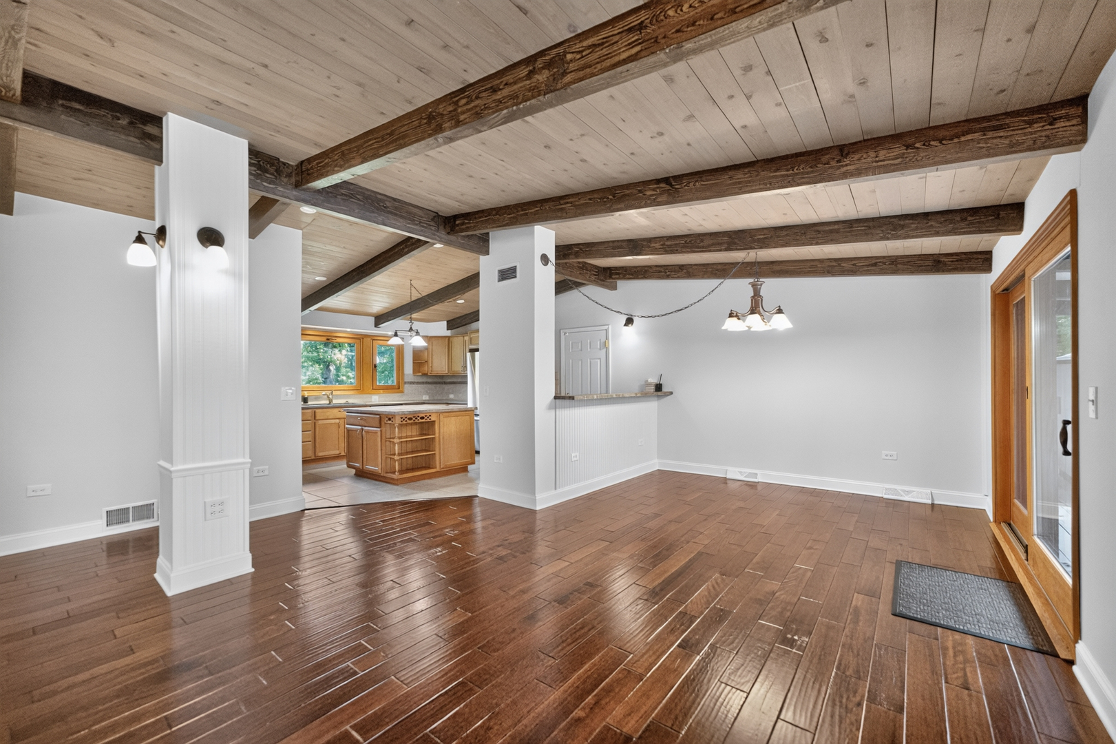 1s670 Winfield Road Property Photo 8