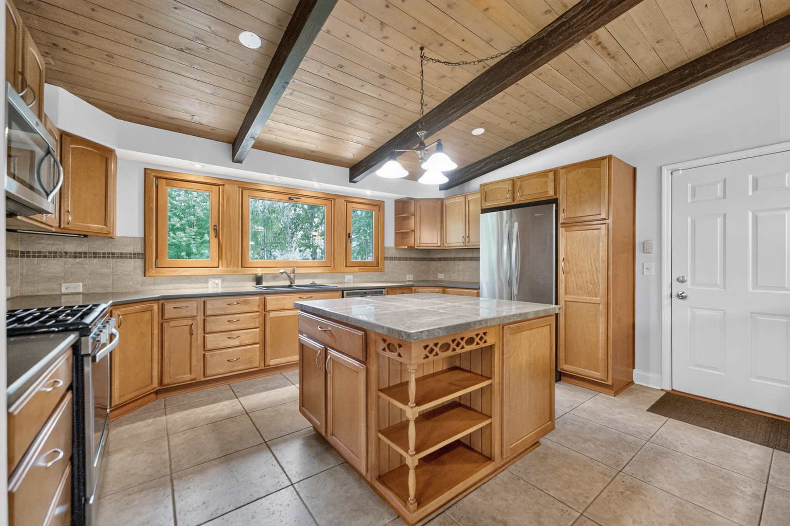 1s670 Winfield Road Property Photo 14
