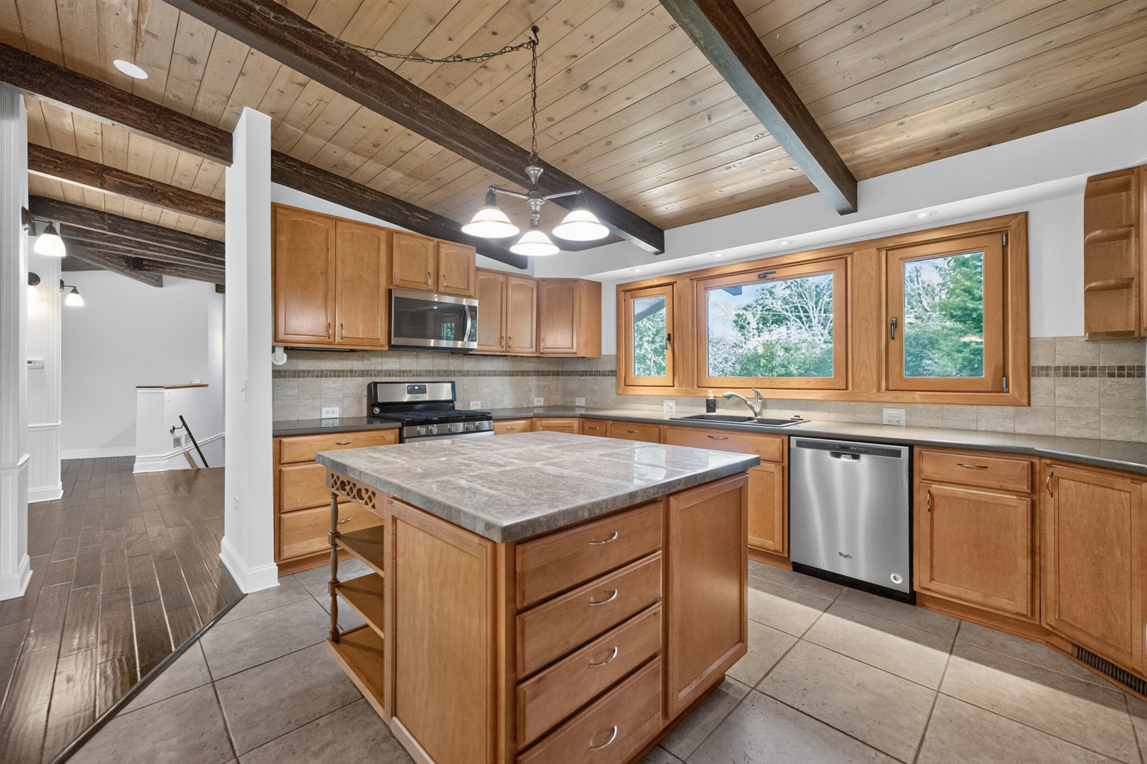 1s670 Winfield Road Property Photo 15