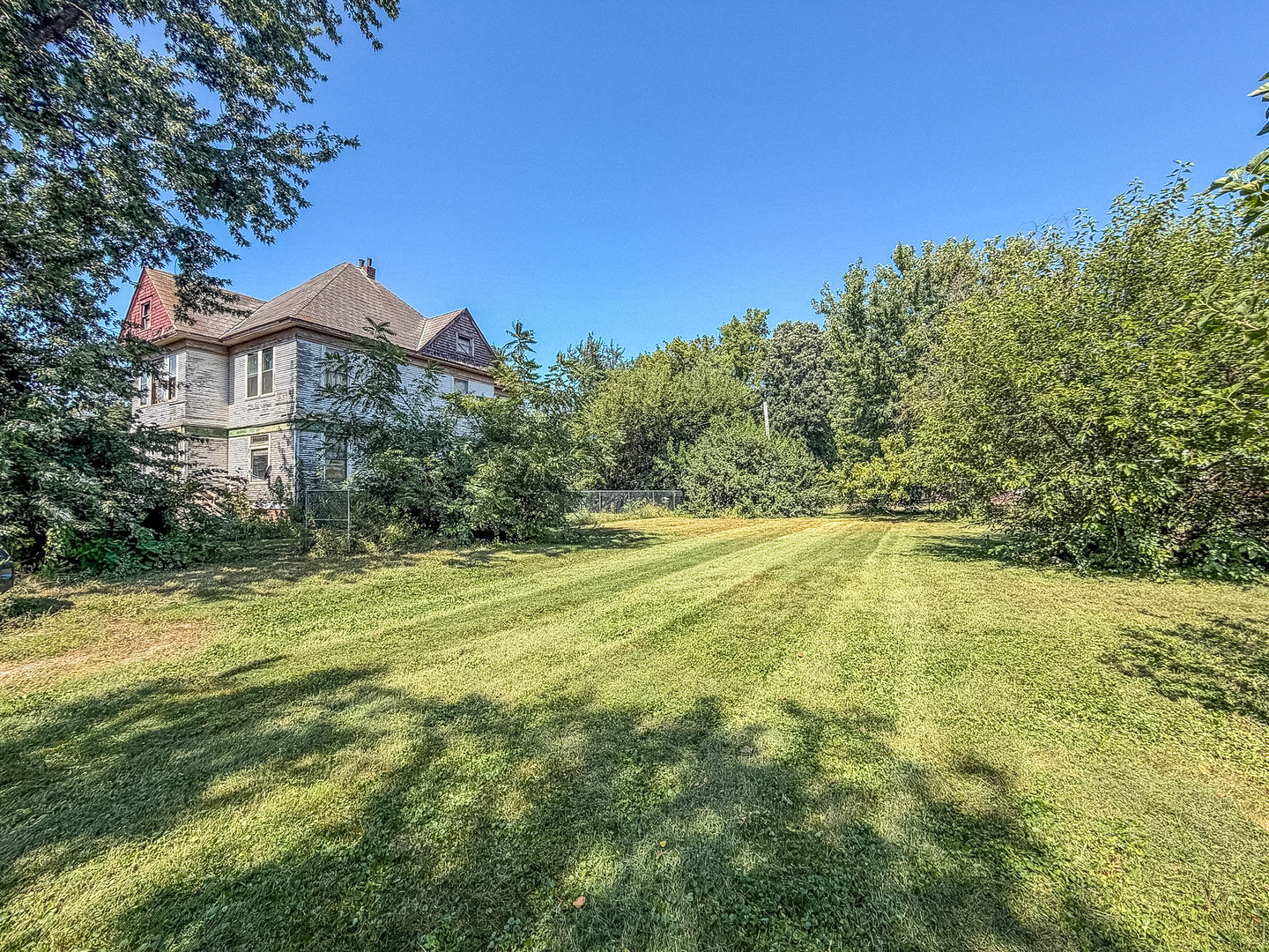 107 W Green Street Property Photo 3