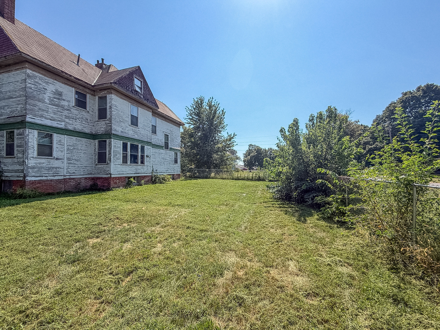 107 W Green Street Property Photo 36