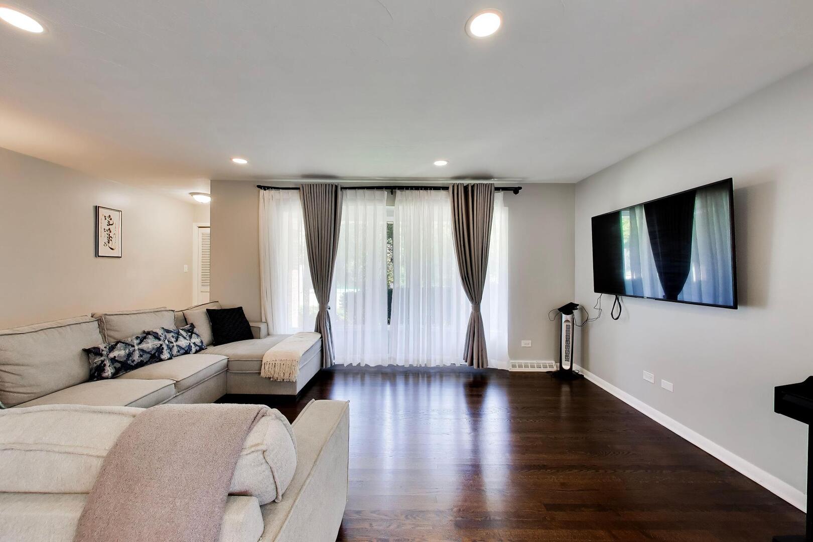 2838 Sunnyside Avenue Property Photo 3