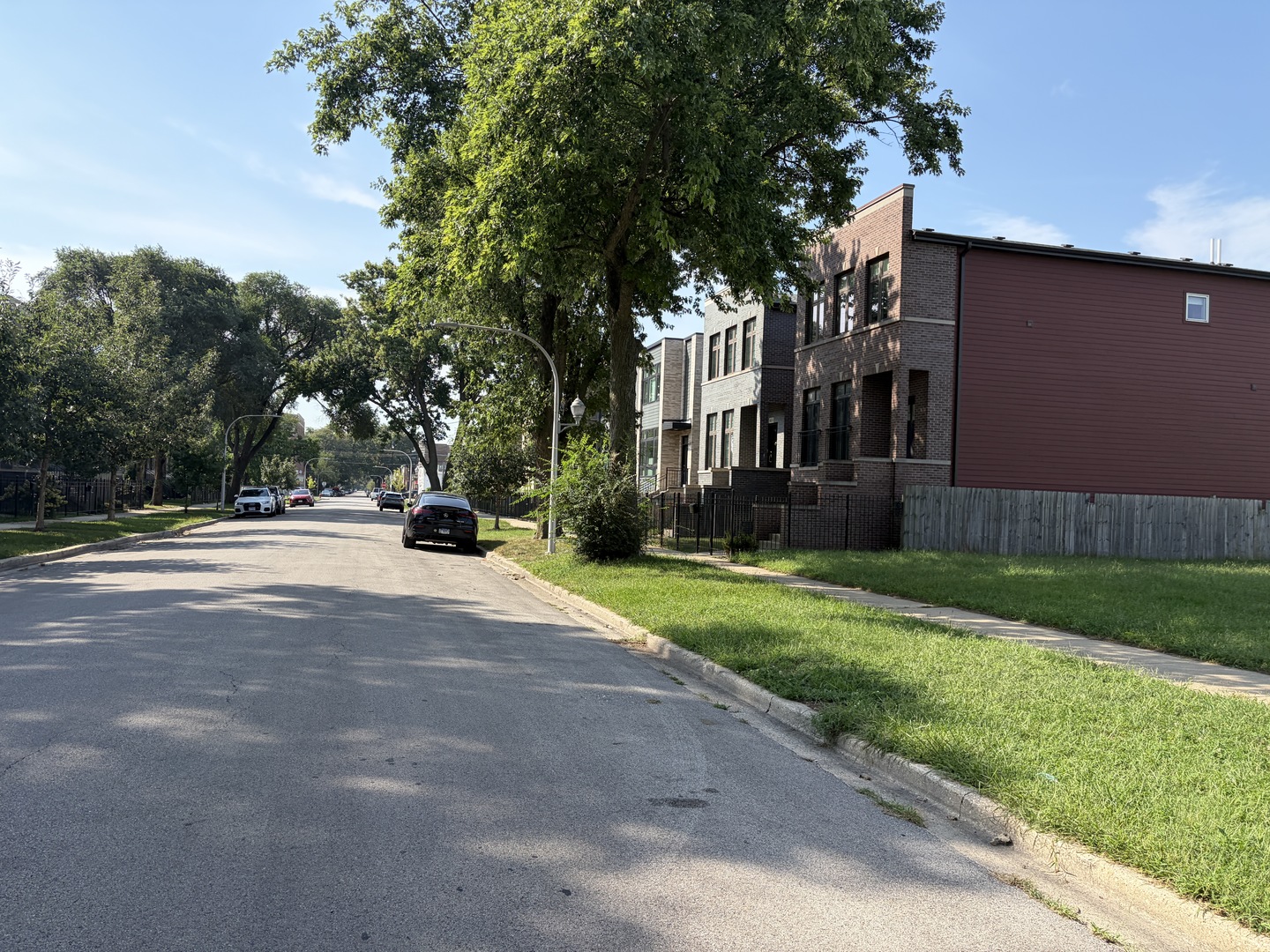 4600 S Champlain Avenue Property Photo 2