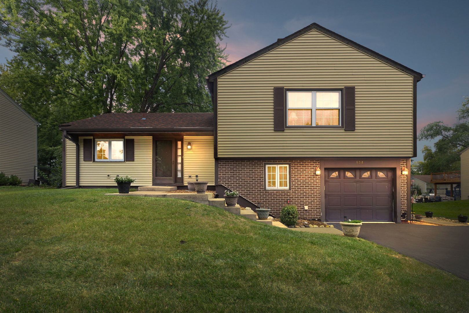 137 Sherman Court Property Photo 1