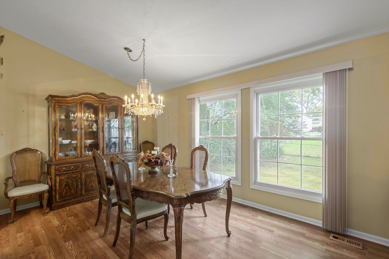137 Sherman Court Property Photo 8