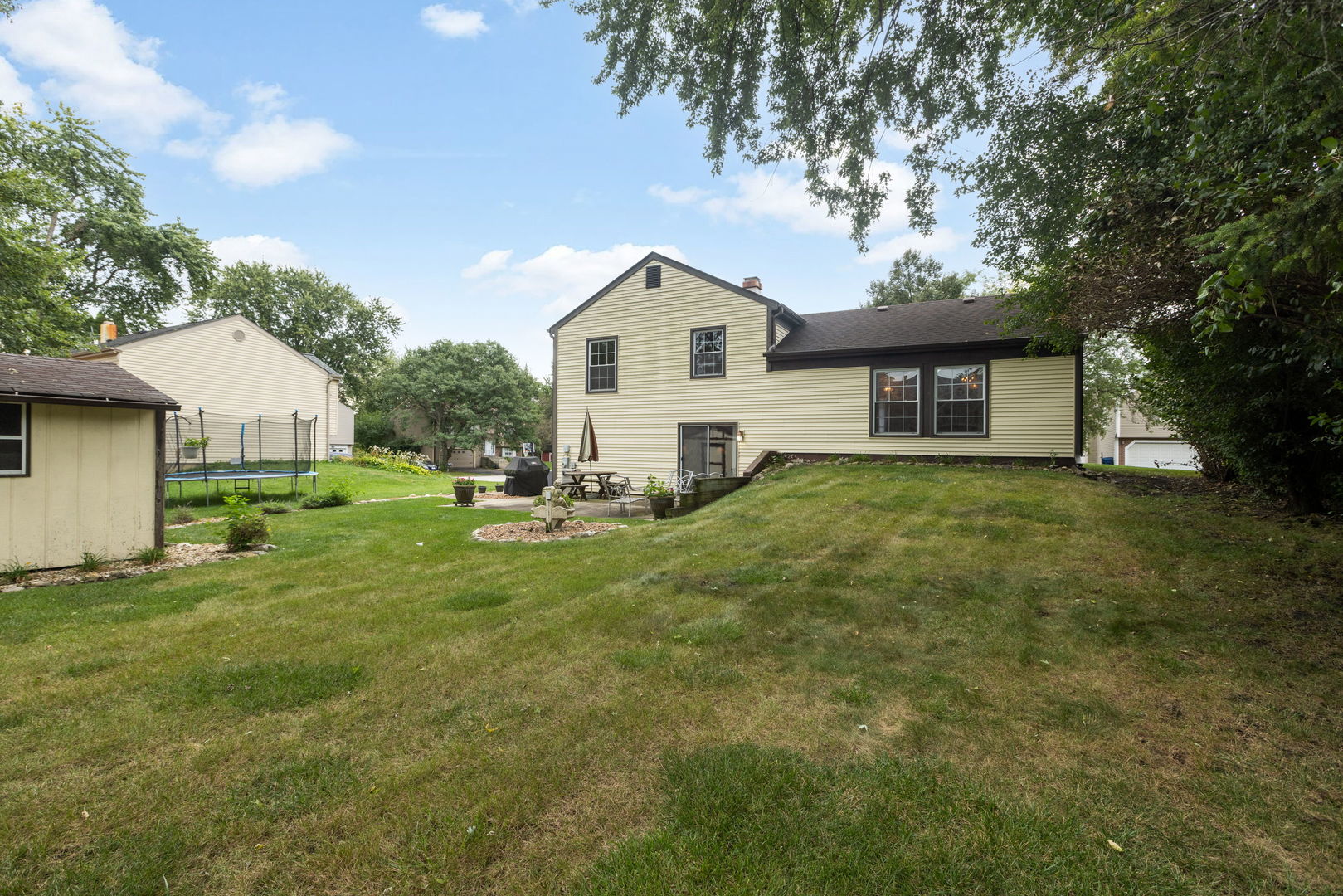137 Sherman Court Property Photo 23