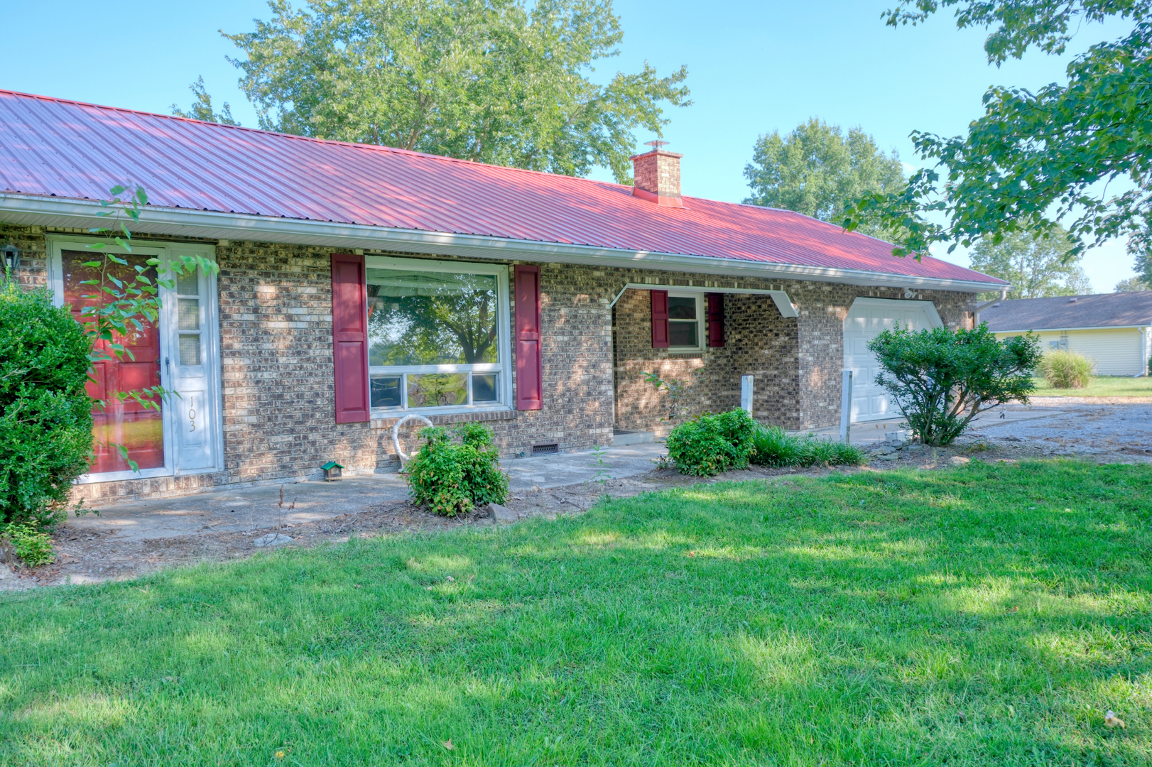 103 Smith Drive Property Photo 3