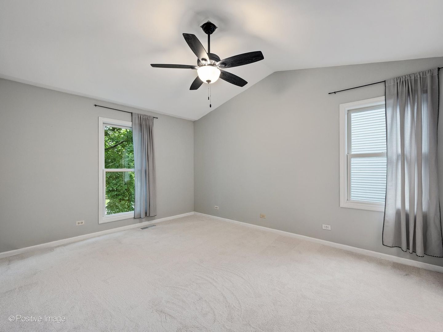 1n325 Tamarack Drive Property Photo 16