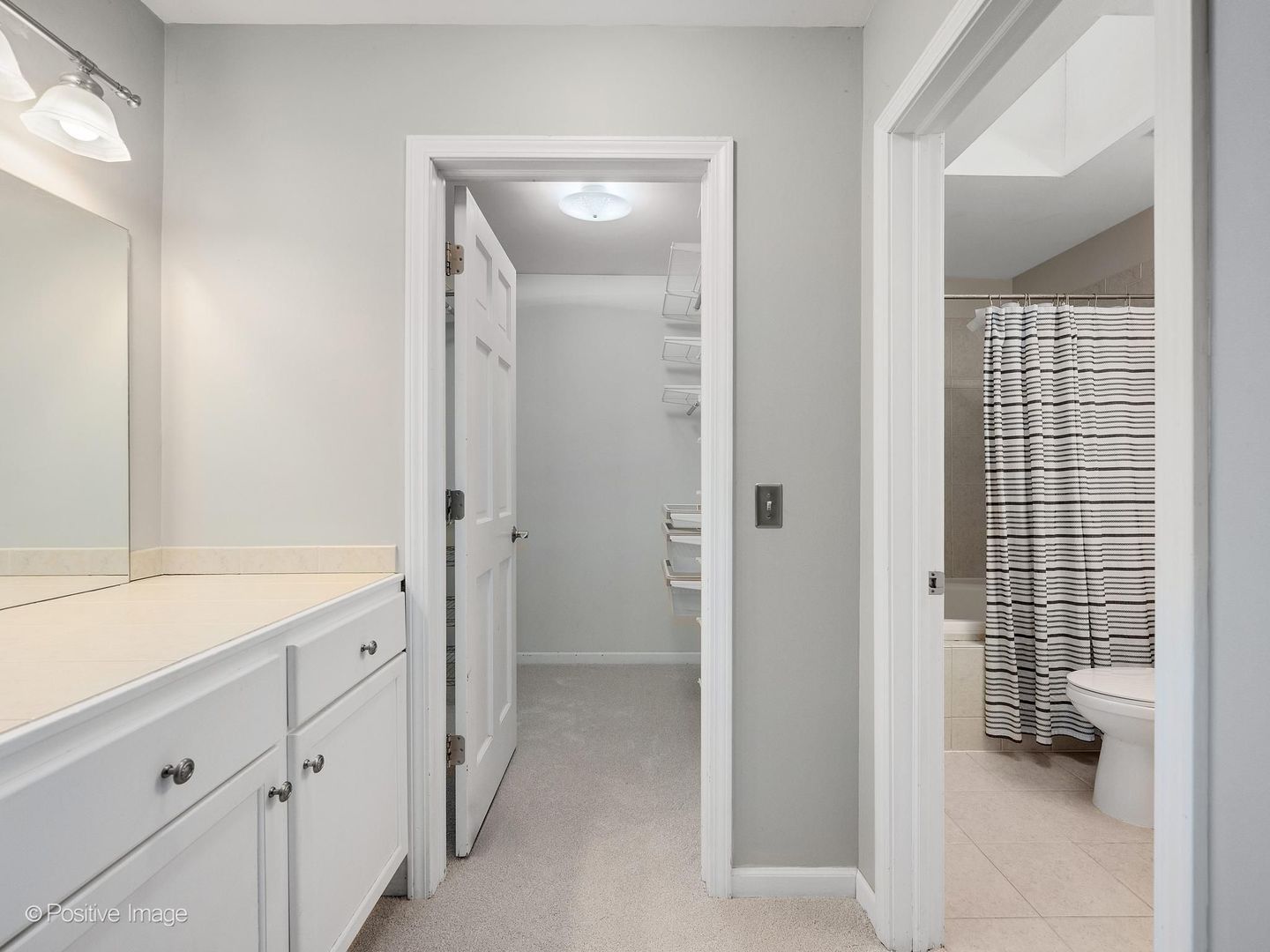 1n325 Tamarack Drive Property Photo 18