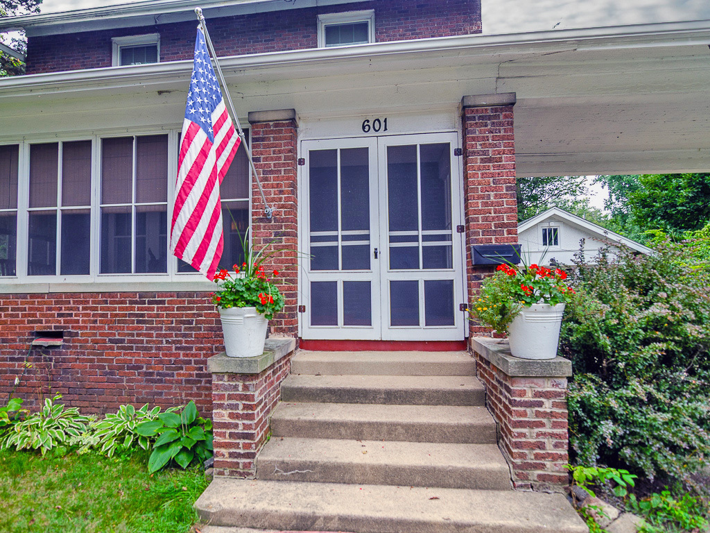 601 N Prospect Avenue Property Photo 3