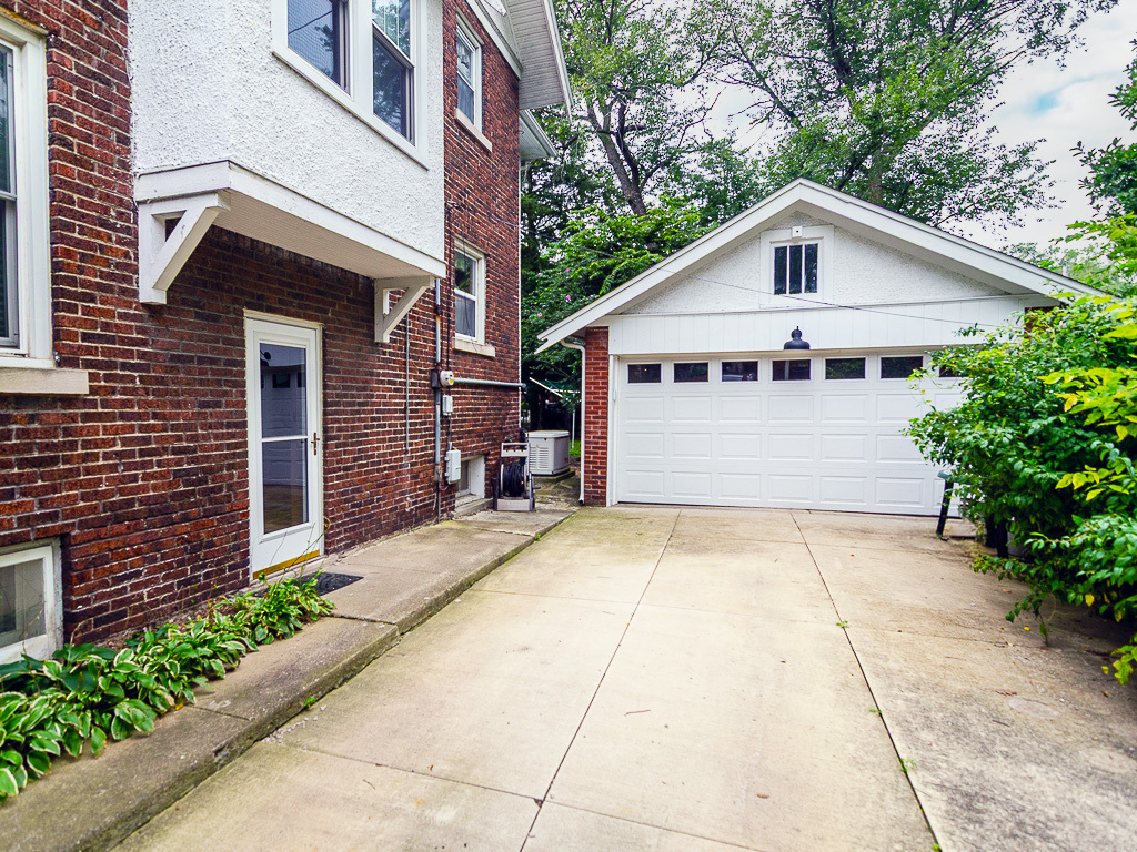 601 N Prospect Avenue Property Photo 6