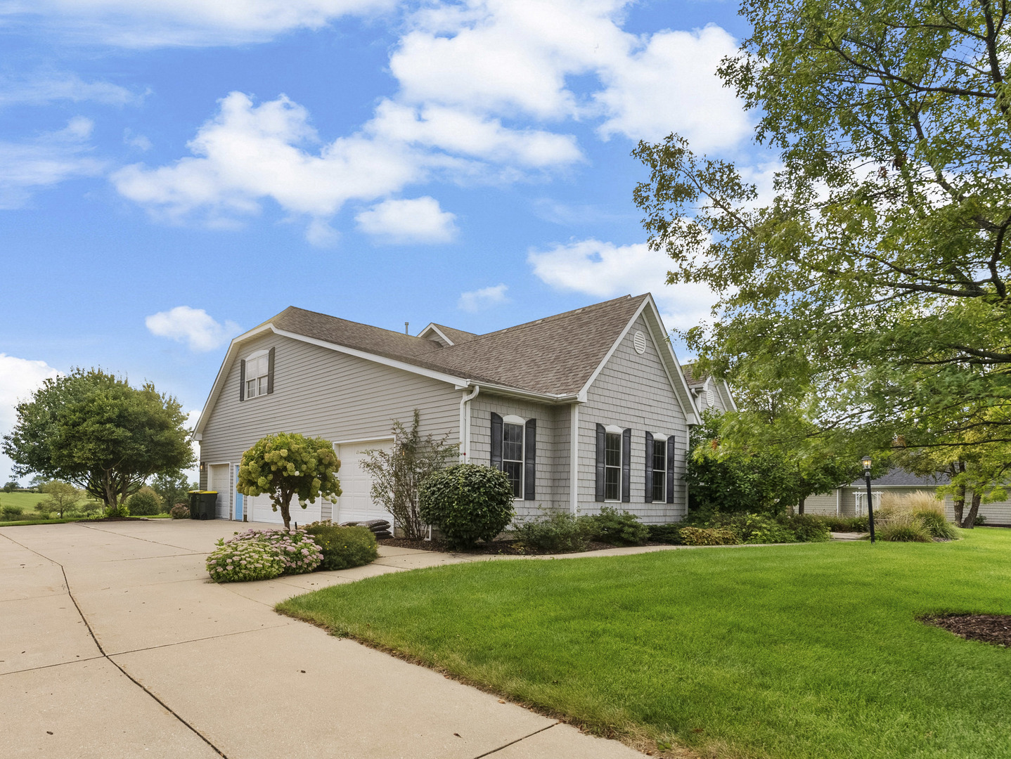 1555 Crimson King Court Property Photo 8