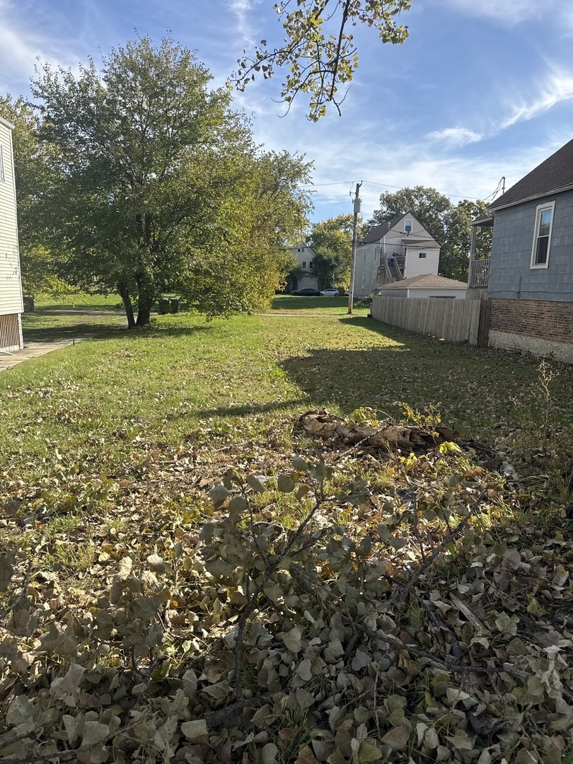 5943 S May Street Property Photo 1