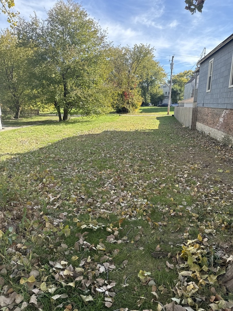 5943 S May Street Property Photo 2