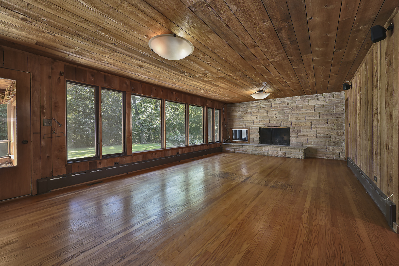105 Lomond Drive Property Photo 3