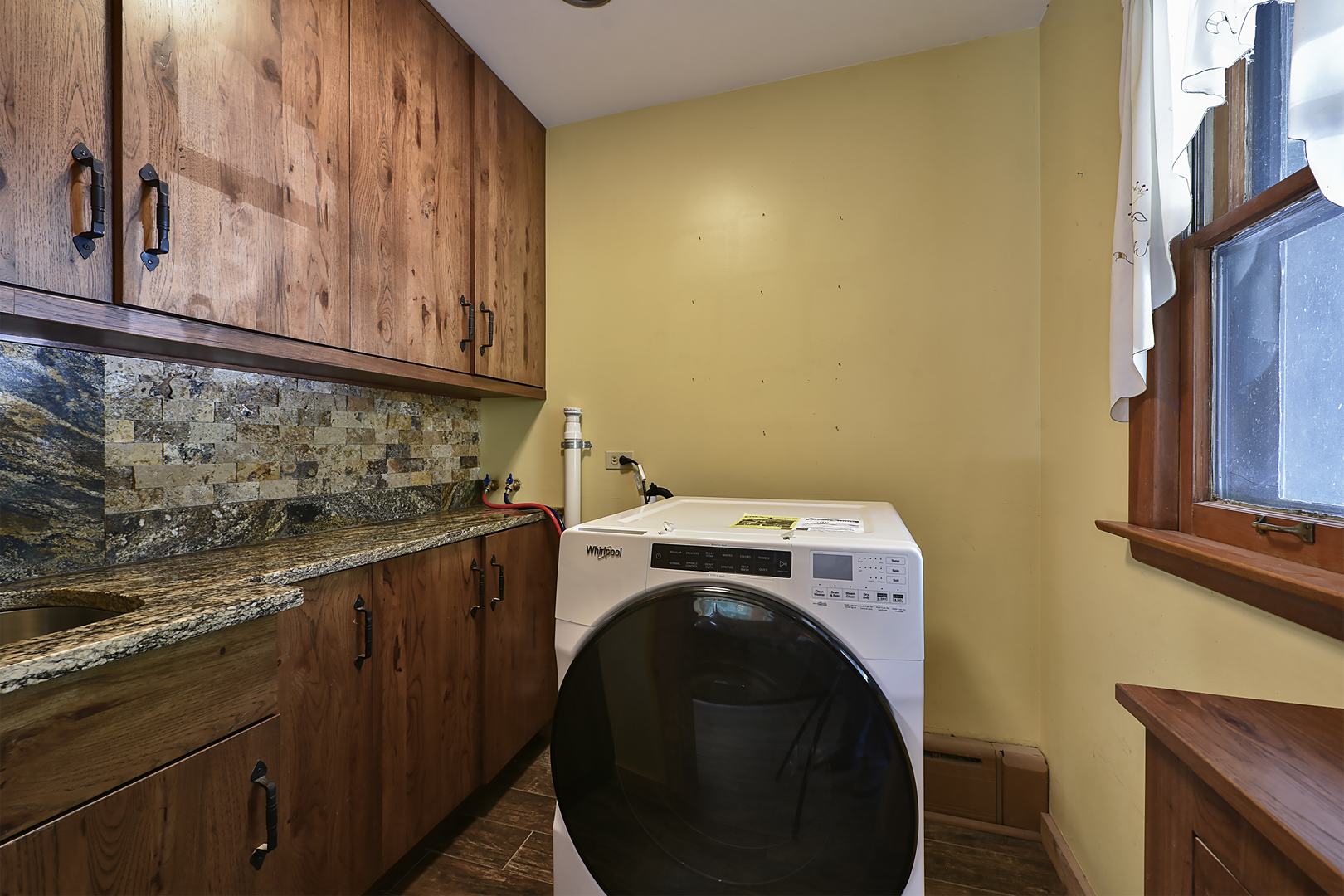 105 Lomond Drive Property Photo 16