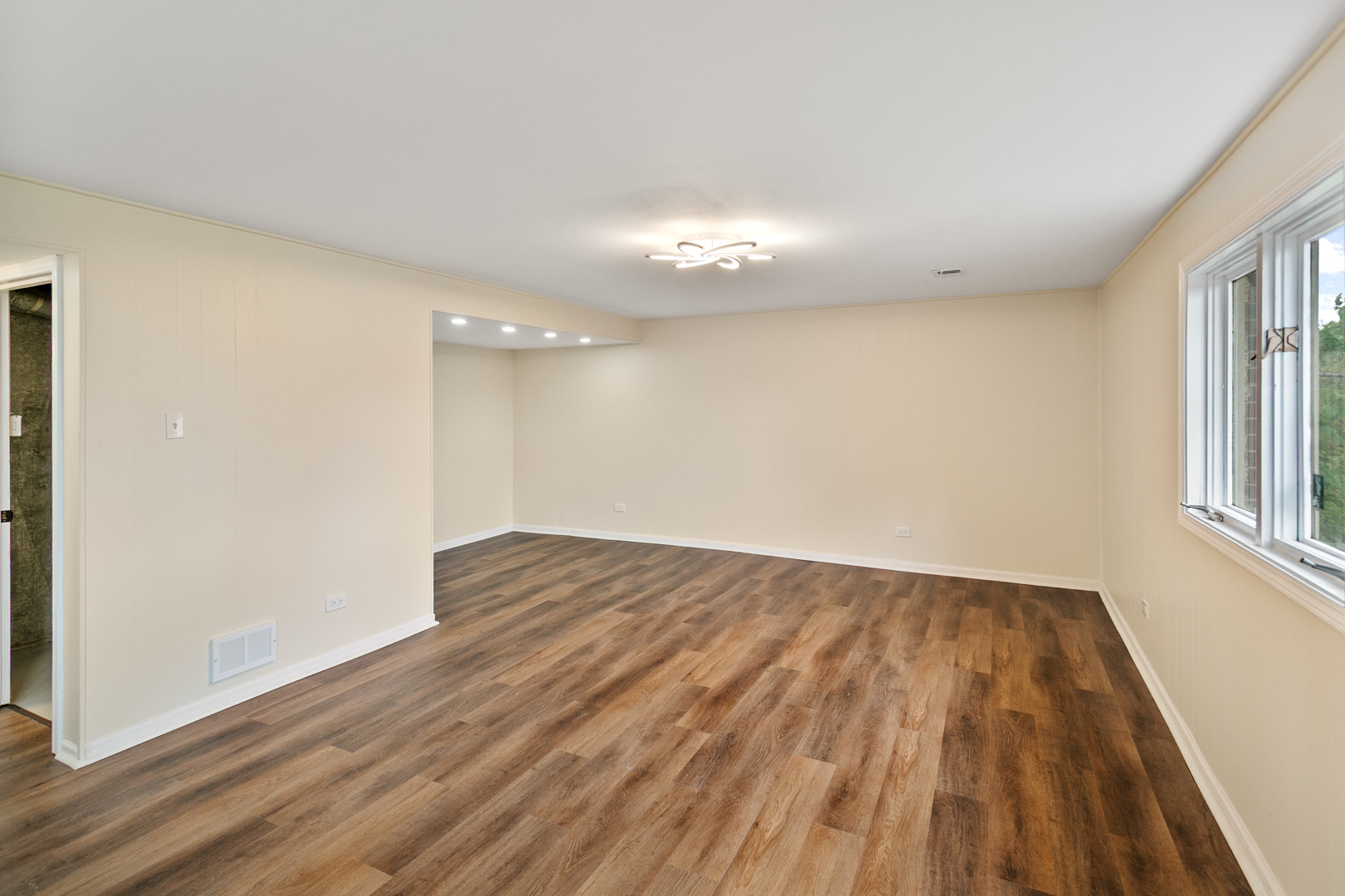5916 W 127th Street Property Photo 12