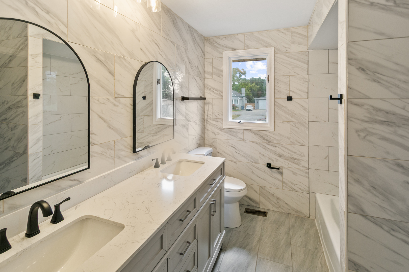 5916 W 127th Street Property Photo 18