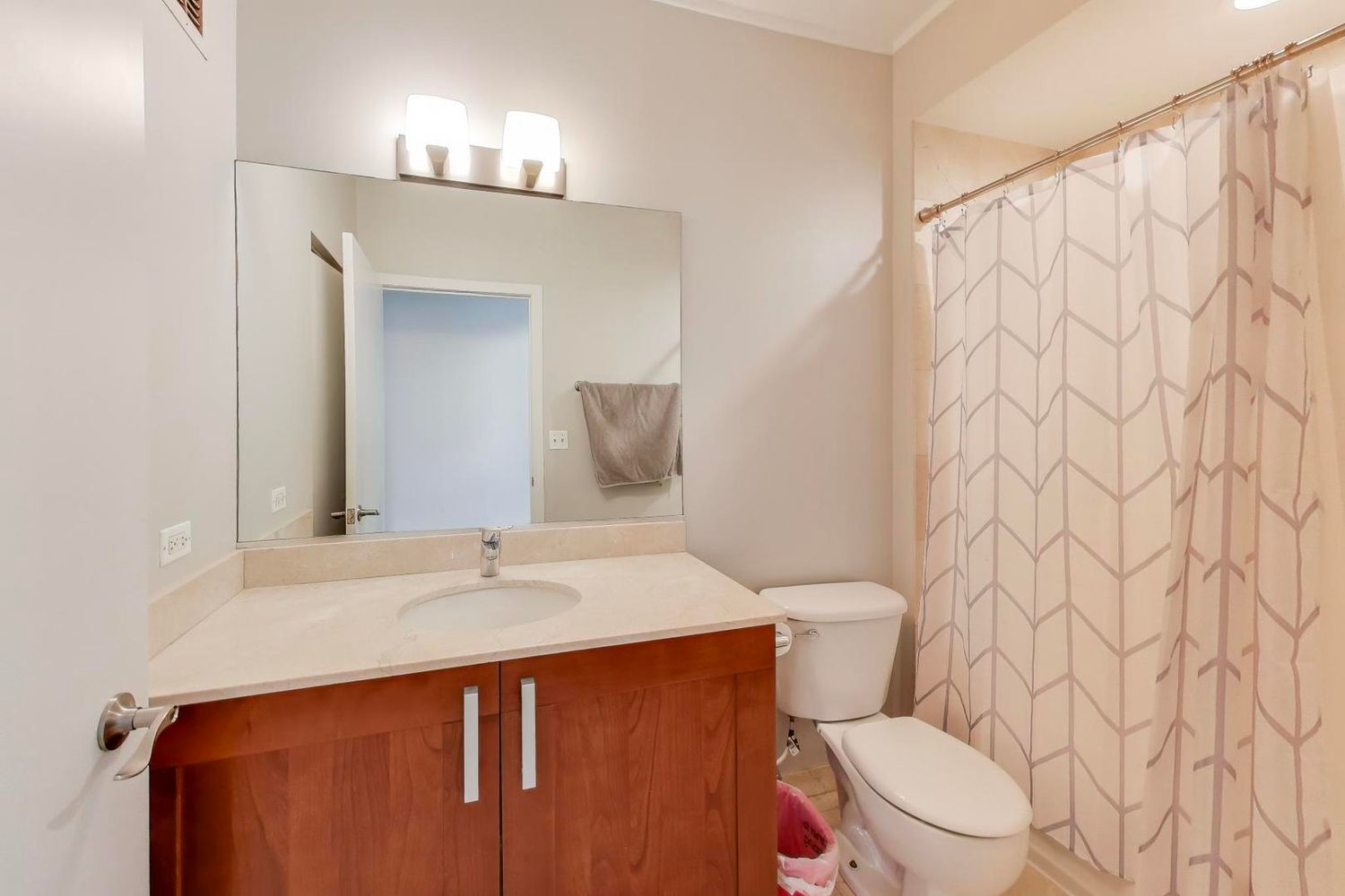 744 N Clark Street 505 Property Photo 10