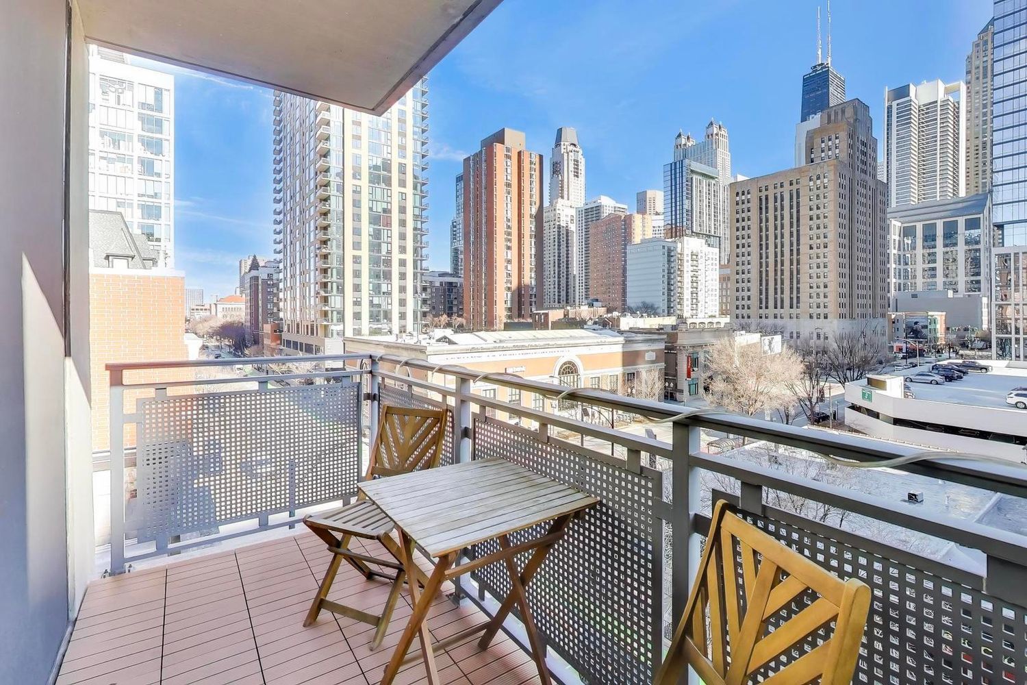 744 N Clark Street 505 Property Photo 11