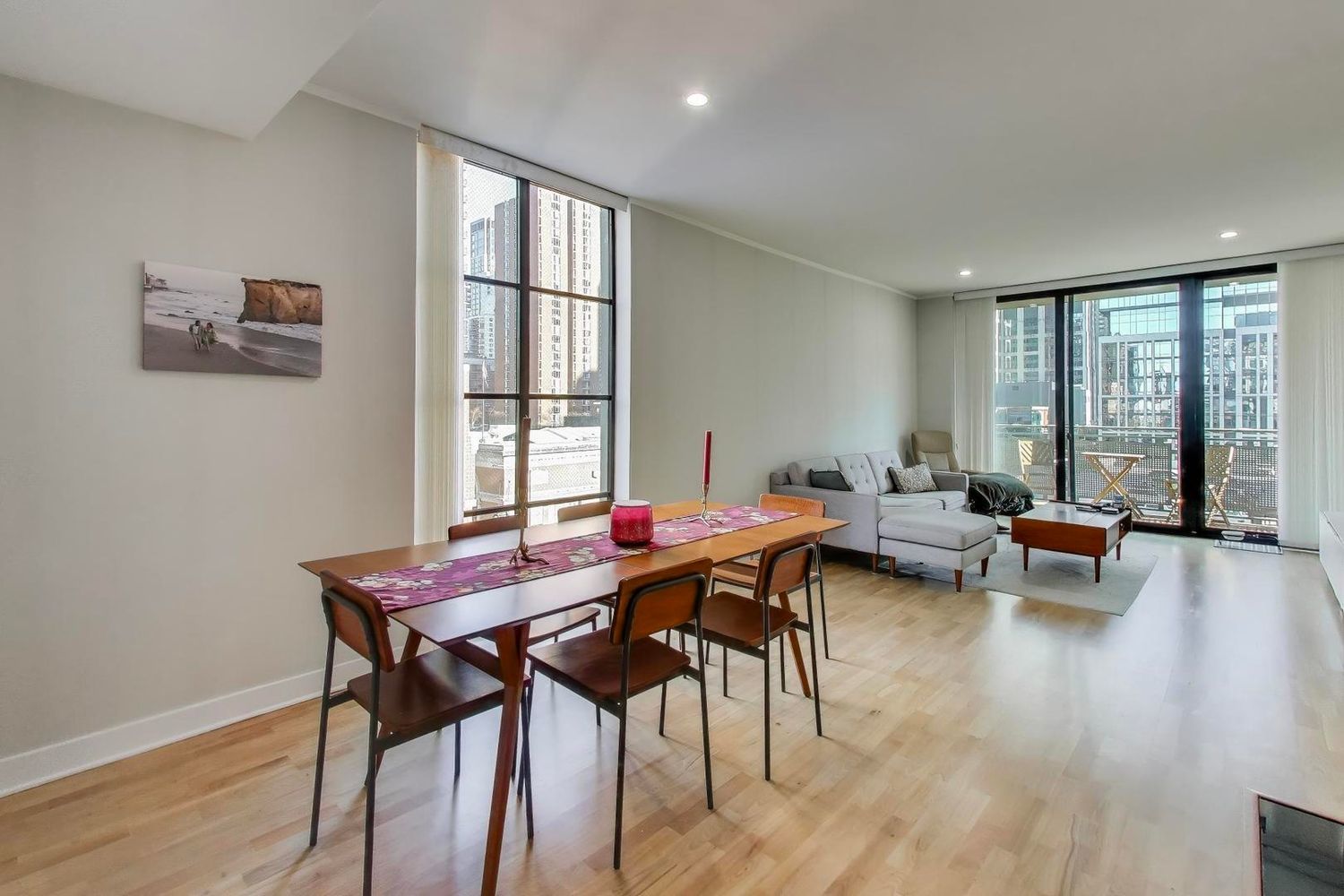 744 N Clark Street 505 Property Photo 12