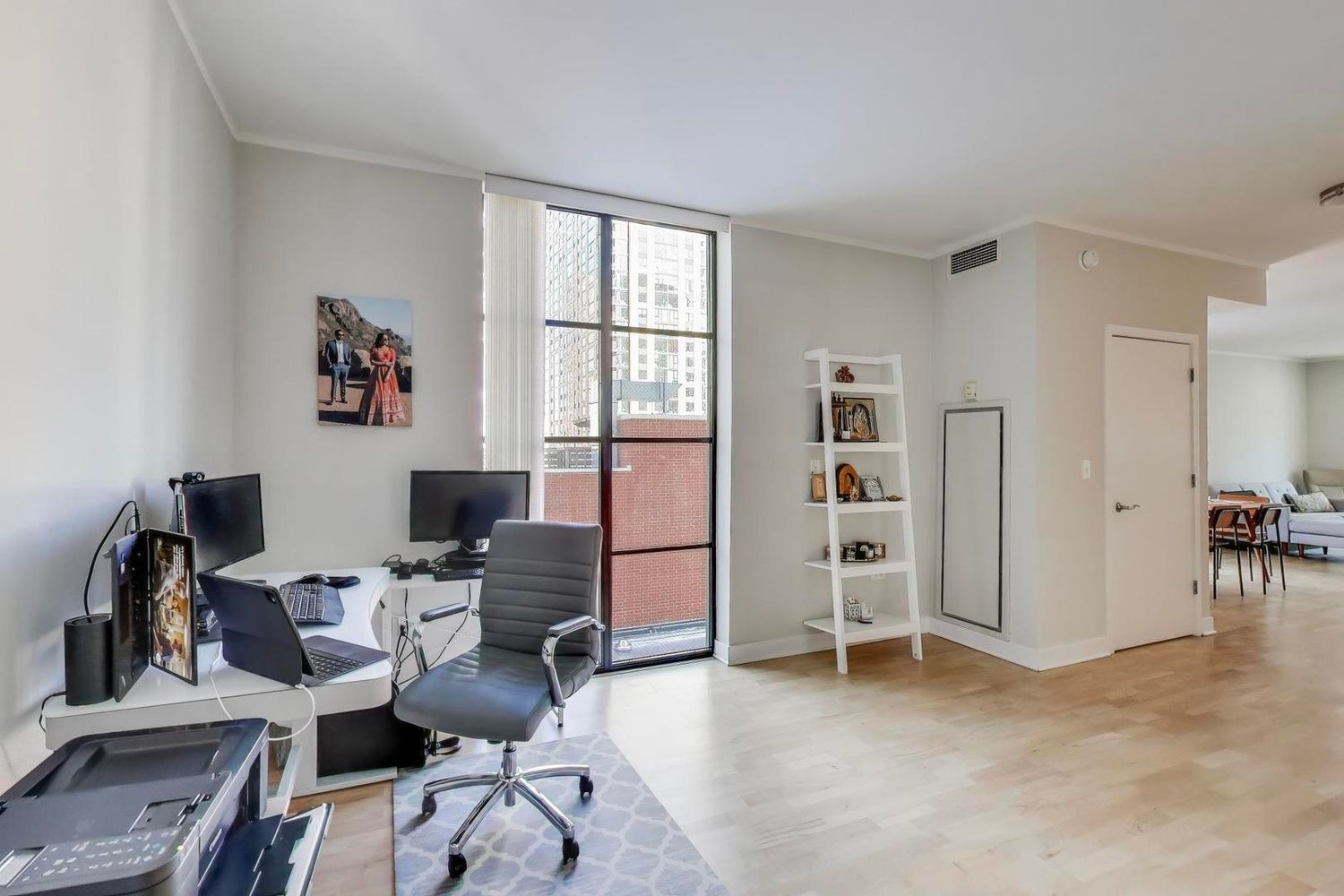 744 N Clark Street 505 Property Photo 15
