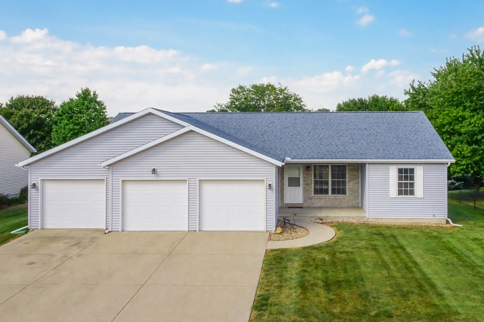 209 Pheasant Lane Property Photo 1