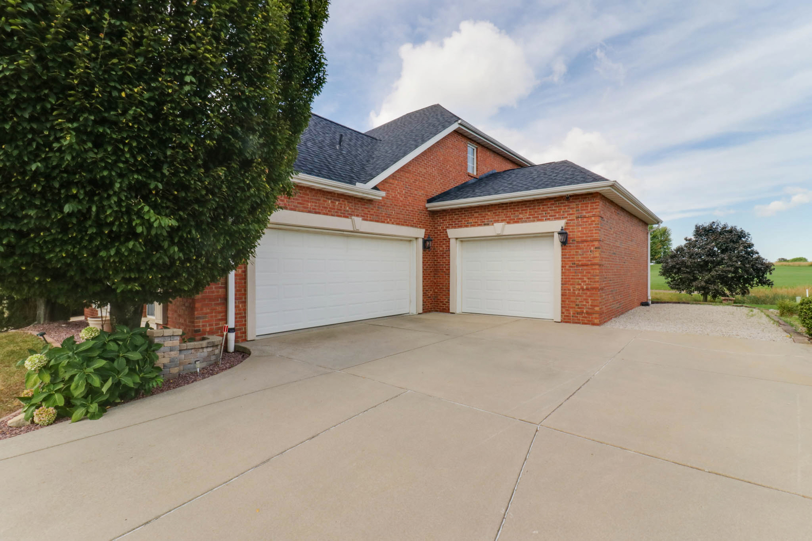 2807 Lone Oak Road Property Photo 2