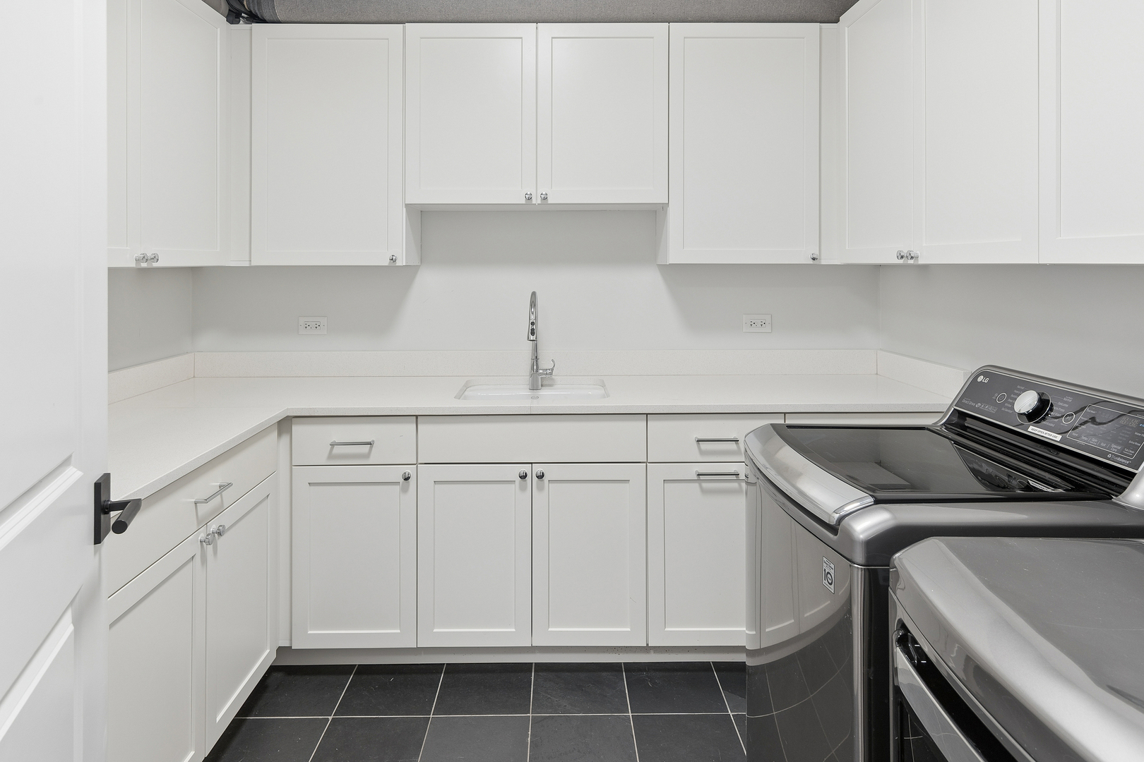 1630 W Surf Street Property Photo 58