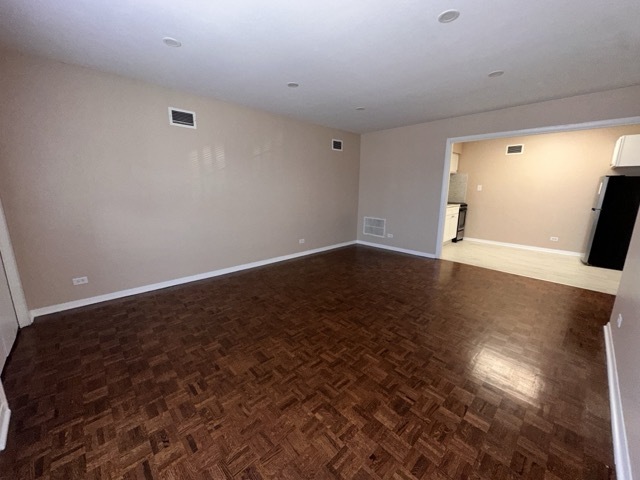 8701 S Mozart Avenue 3 Property Photo 2
