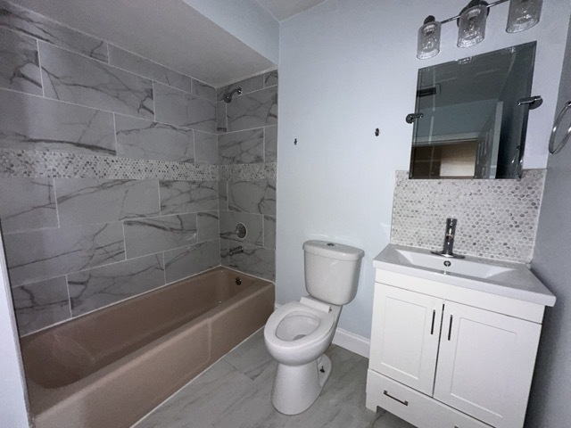 8701 S Mozart Avenue 3 Property Photo 8