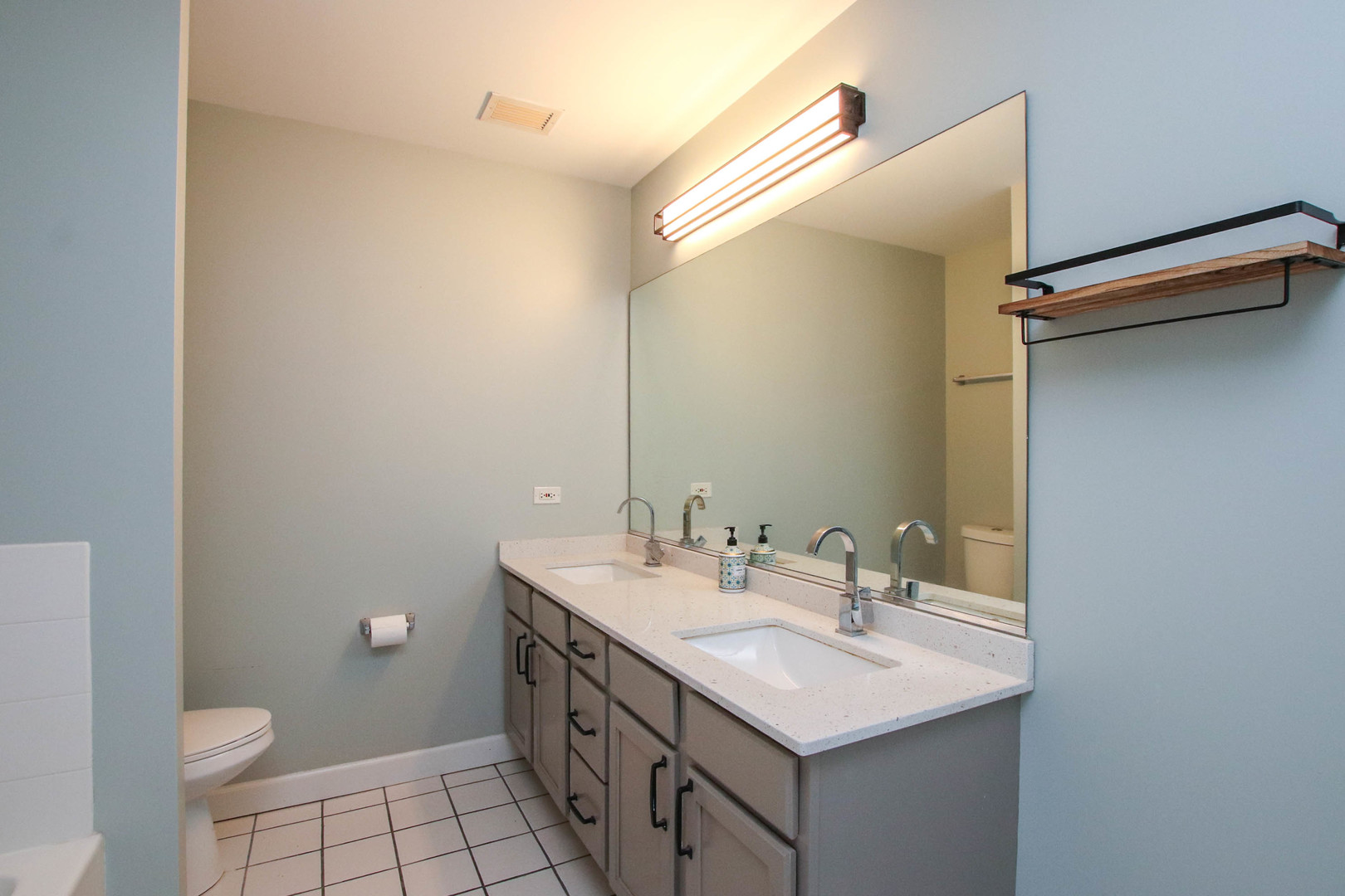 41 E 8th Street 1403 Property Photo 13