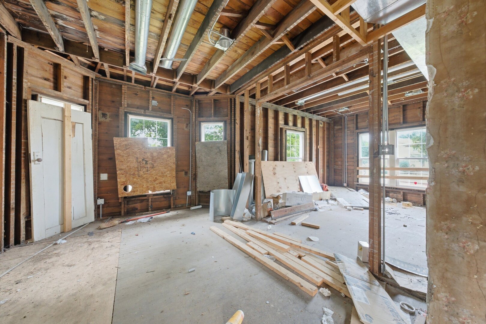 20 E Main Street Property Photo 14