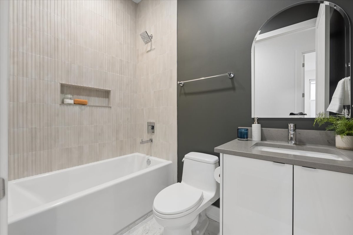 2837 N Halsted Street 2n Property Photo 22