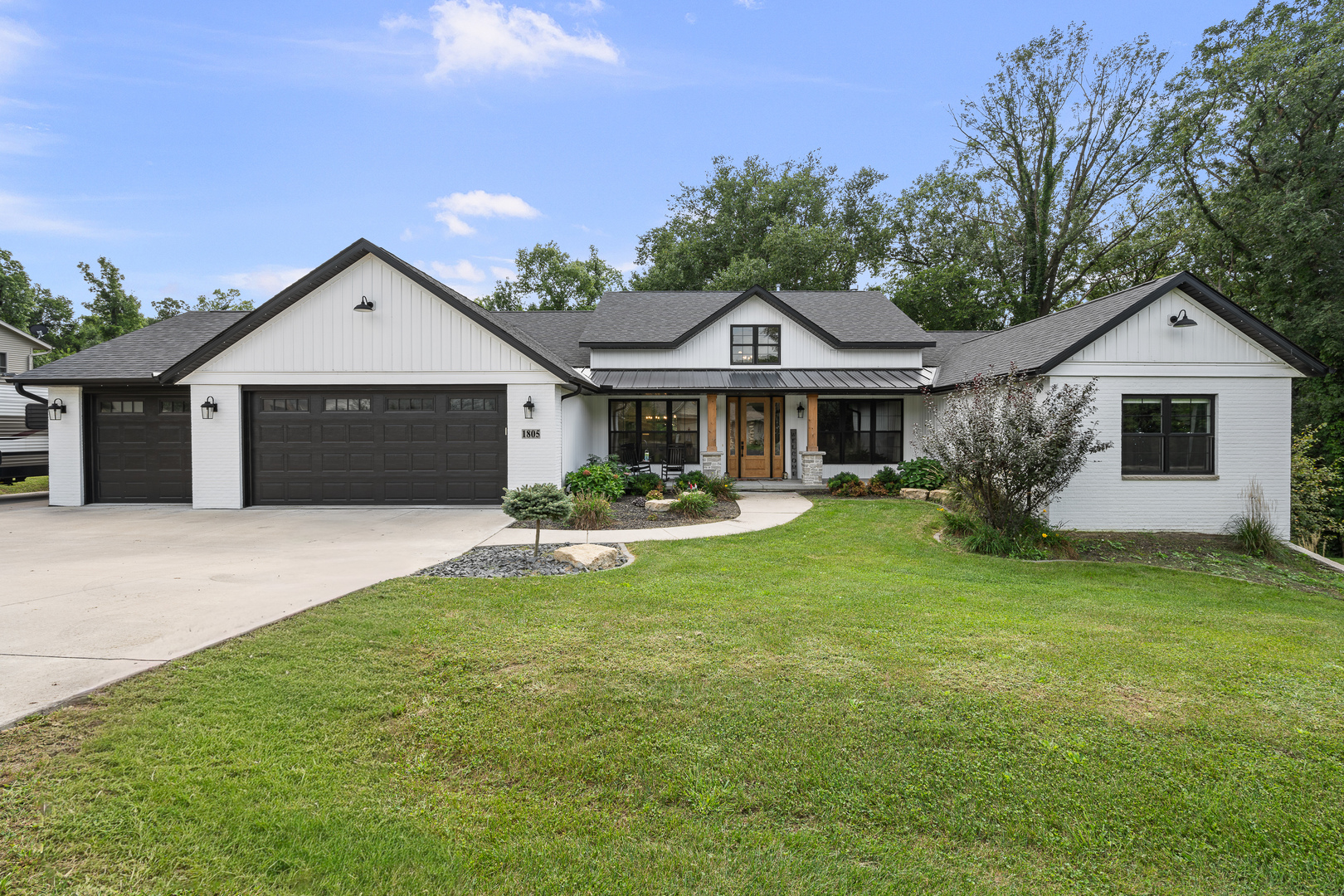 1805 Ridgefield Drive Property Photo 1