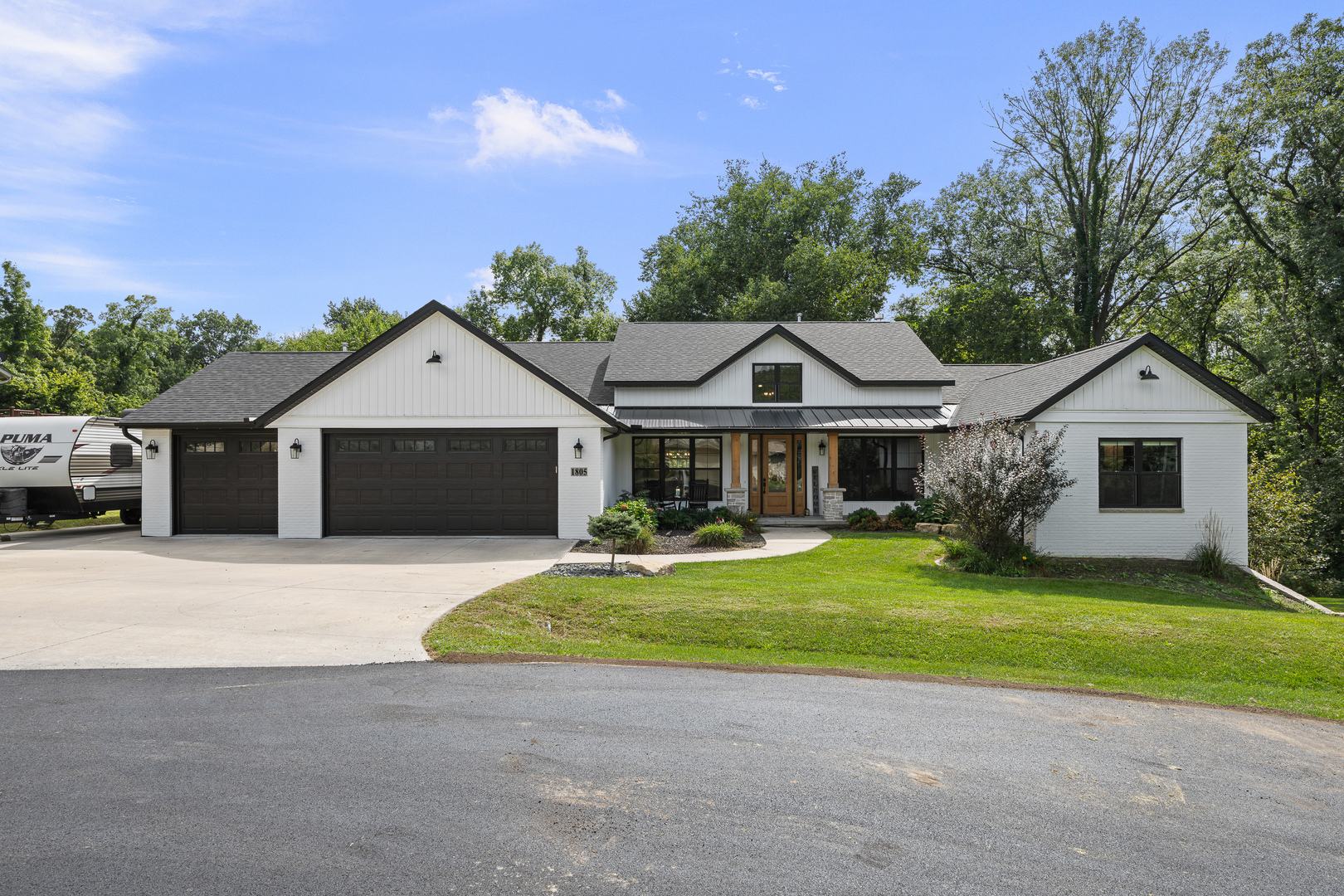 1805 Ridgefield Drive Property Photo 4