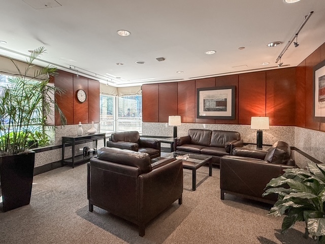 440 N Wabash Avenue 3406 Property Photo 2