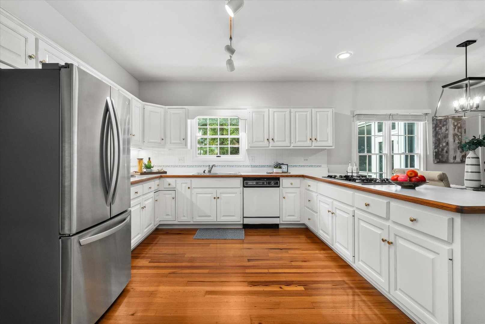 501 Pin Oak Court Property Photo 12