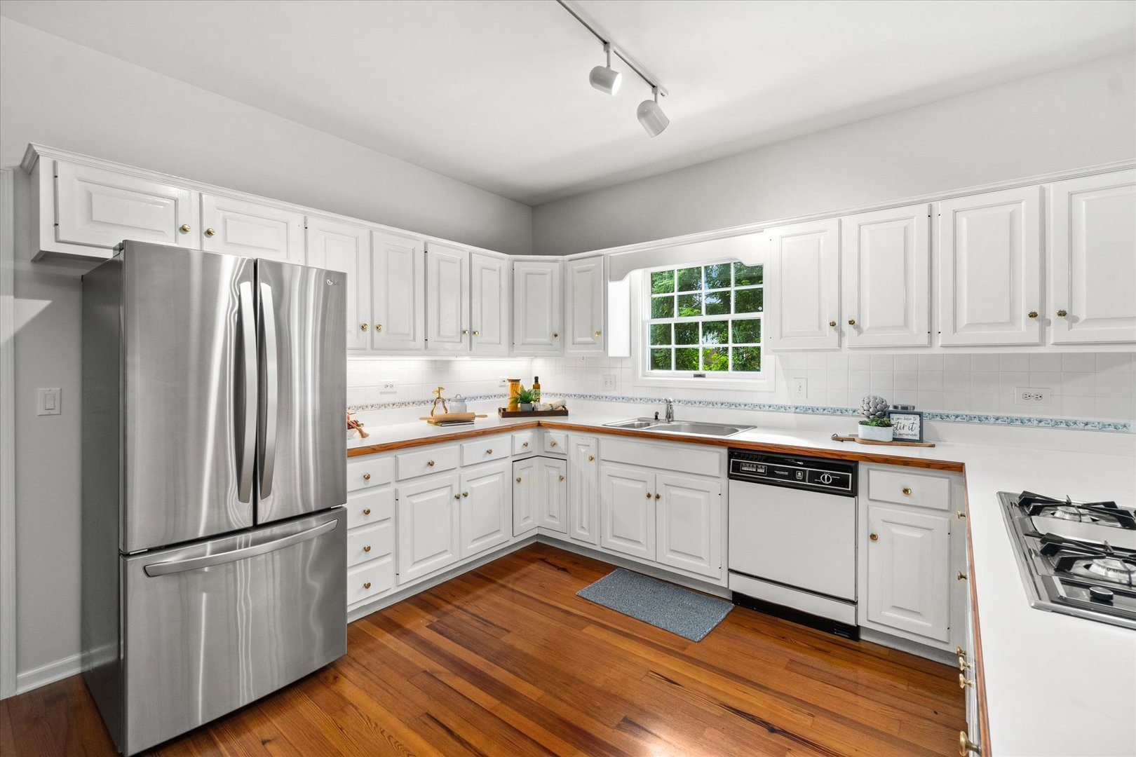 501 Pin Oak Court Property Photo 13