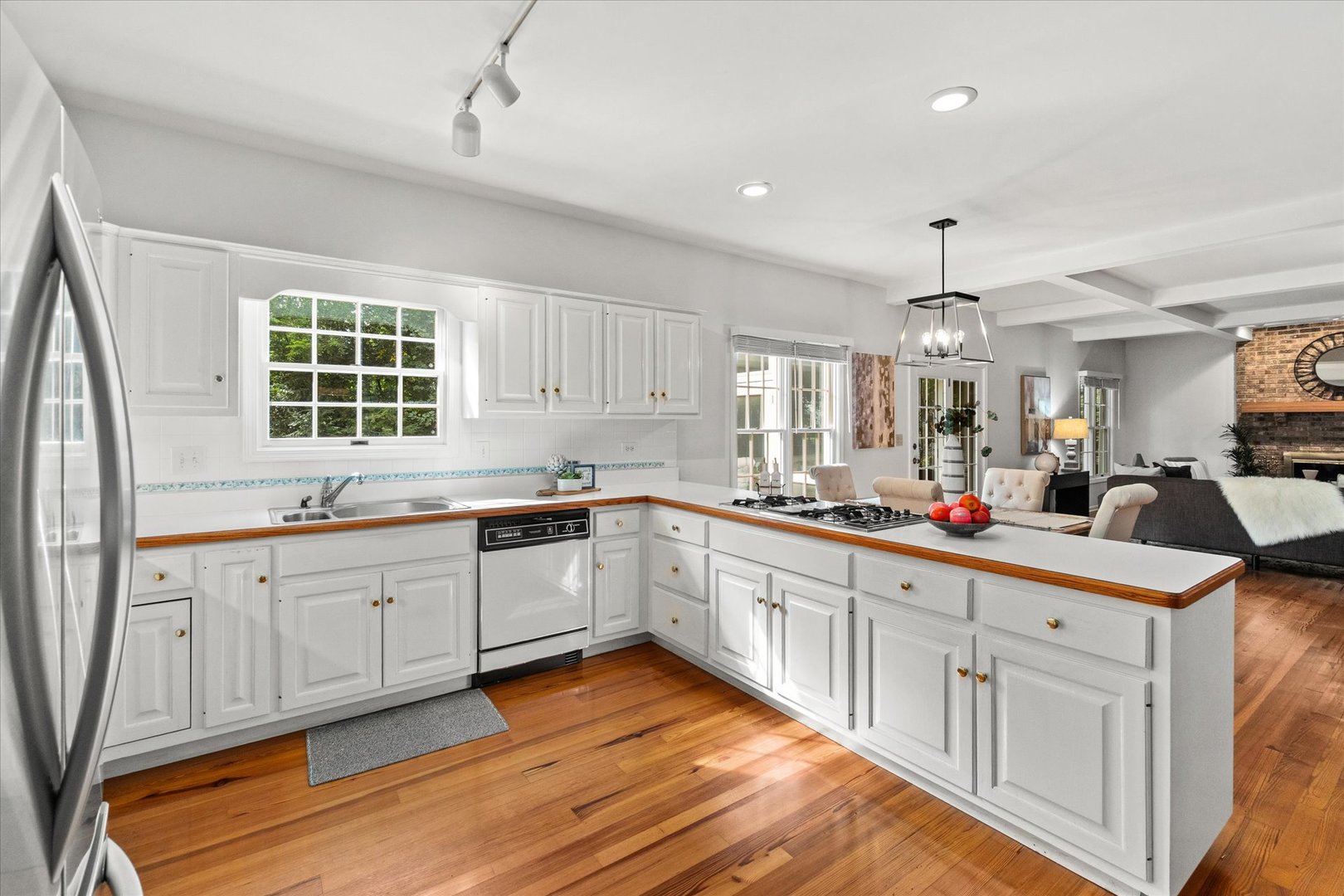 501 Pin Oak Court Property Photo 16