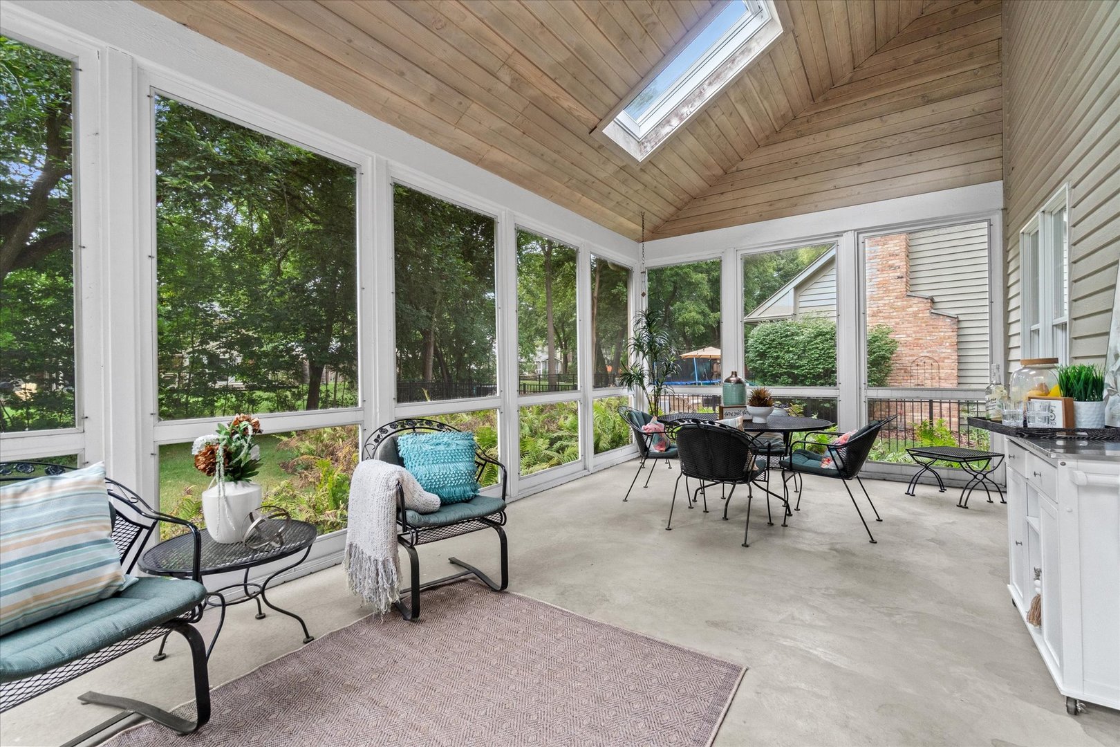 501 Pin Oak Court Property Photo 19