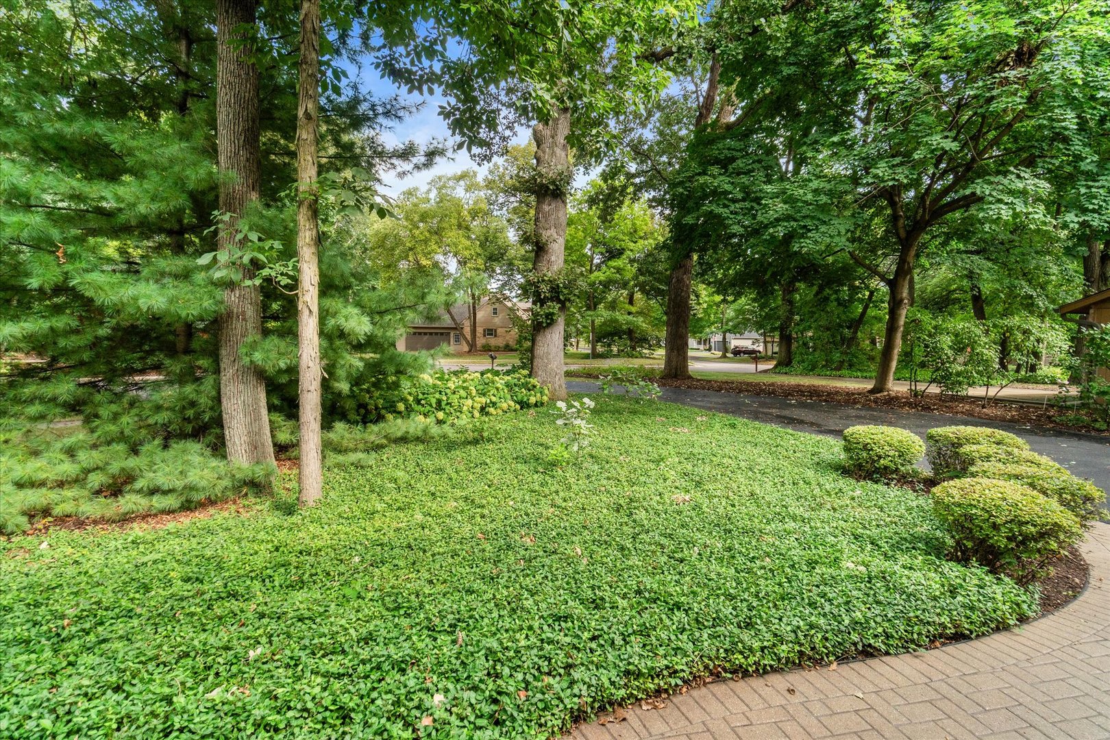 501 Pin Oak Court Property Photo 30