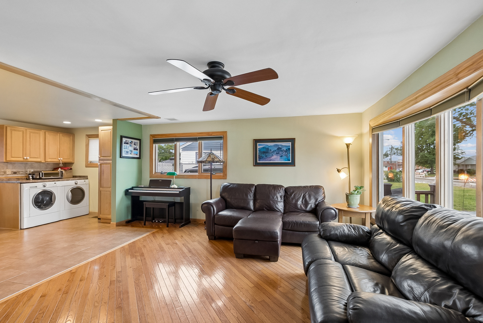 8827 S Kolmar Avenue Property Photo 6