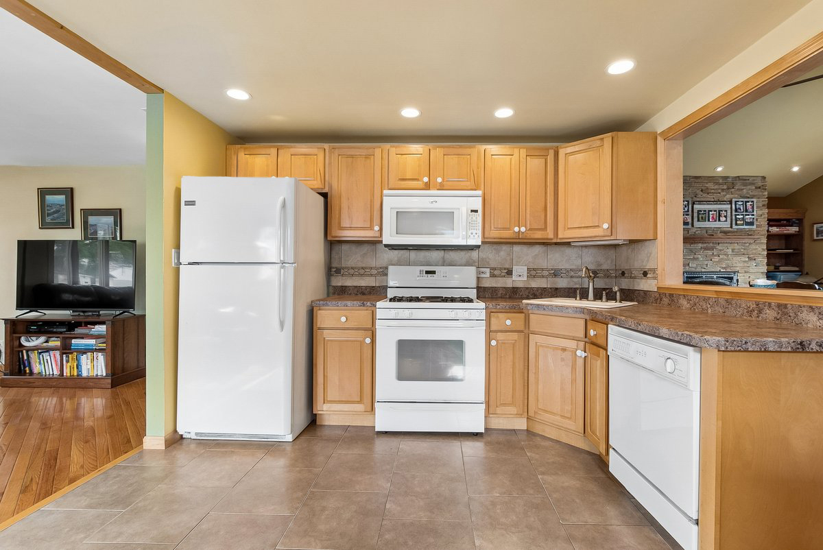 8827 S Kolmar Avenue Property Photo 9