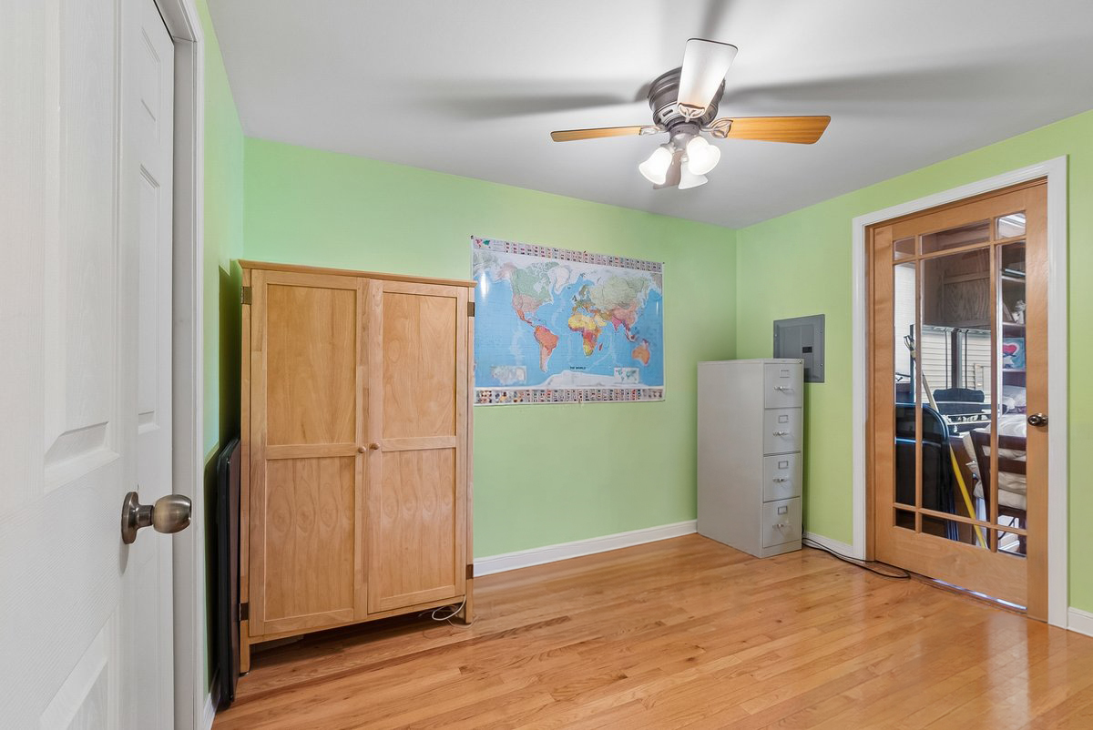 8827 S Kolmar Avenue Property Photo 11