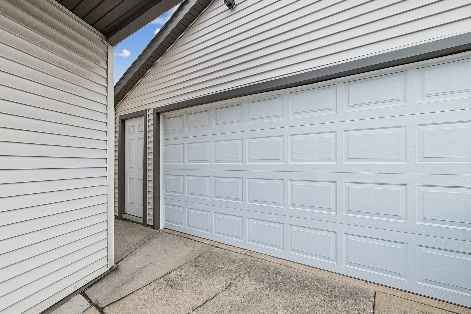 8827 S Kolmar Avenue Property Photo 17
