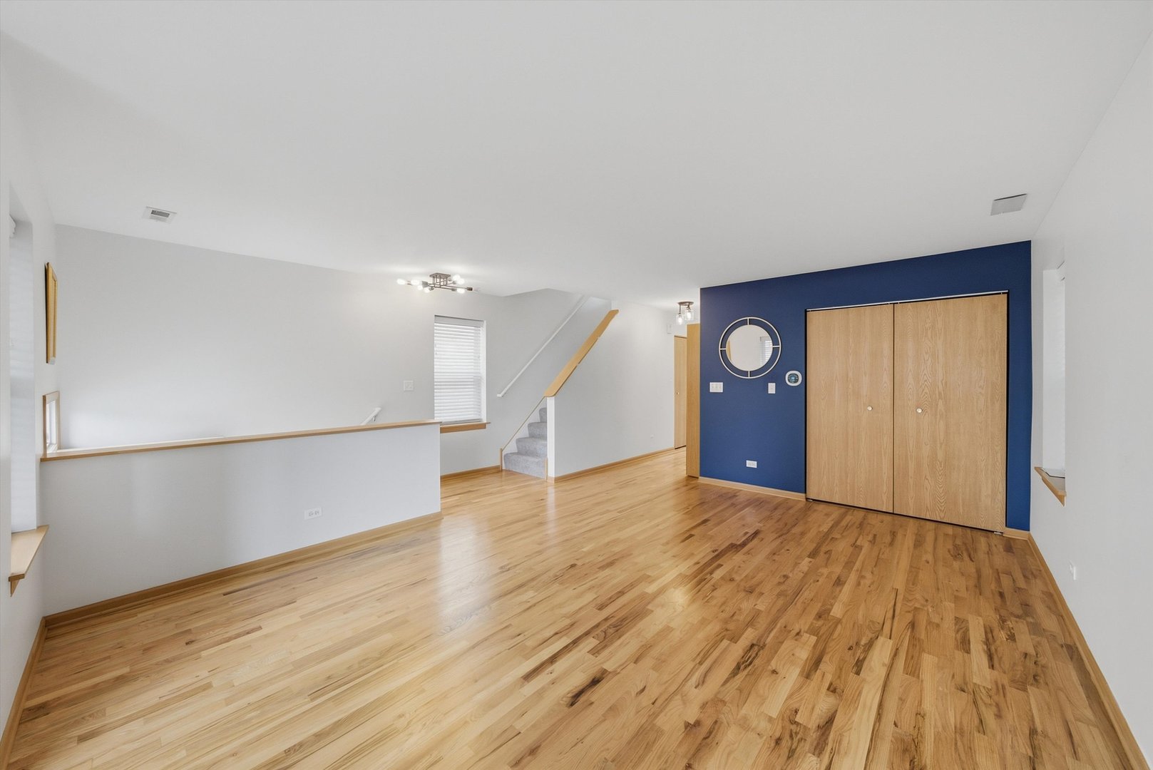 631 E Bowen Avenue Property Photo 4