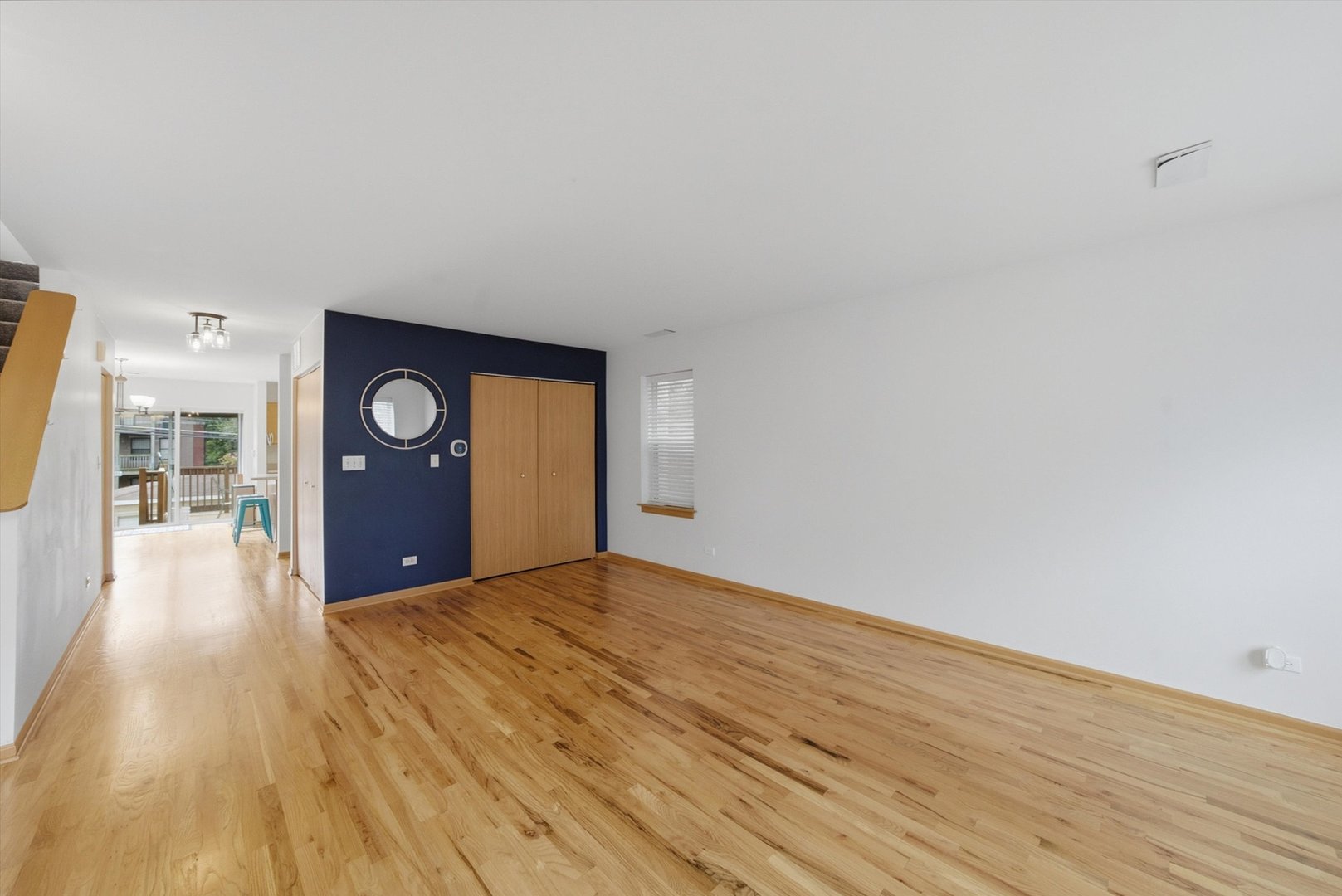 631 E Bowen Avenue Property Photo 6