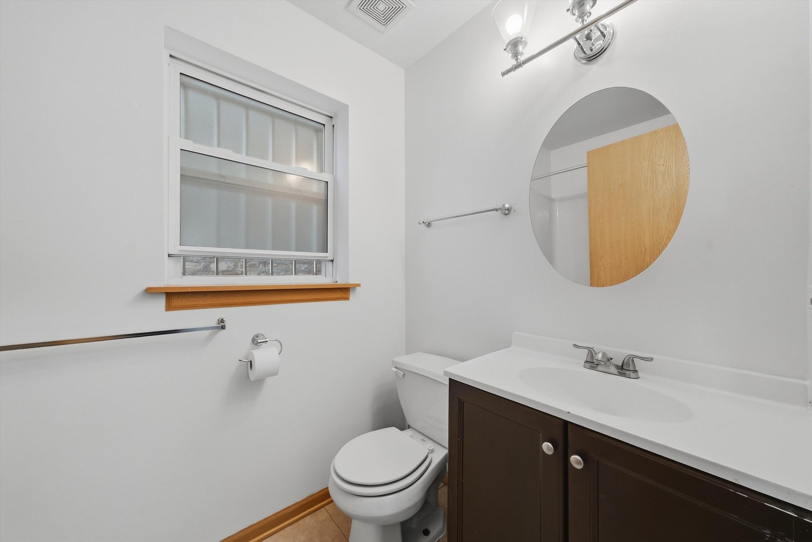 631 E Bowen Avenue Property Photo 8