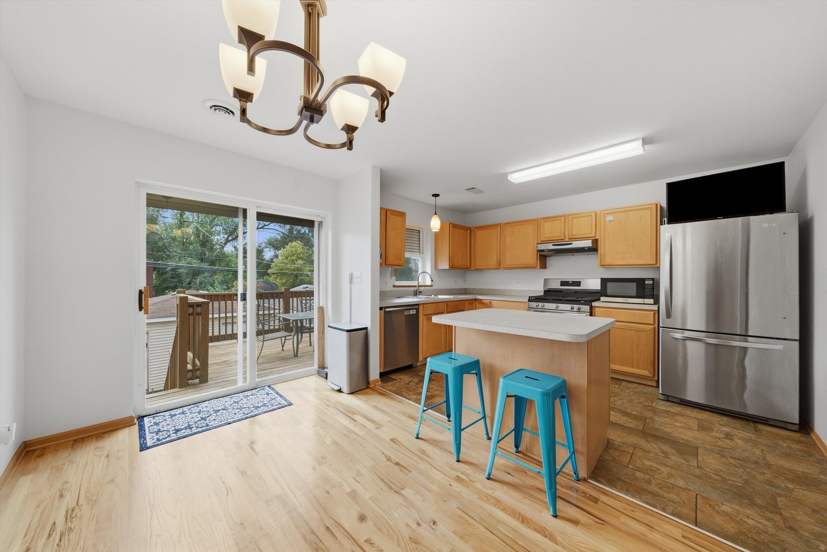 631 E Bowen Avenue Property Photo 10